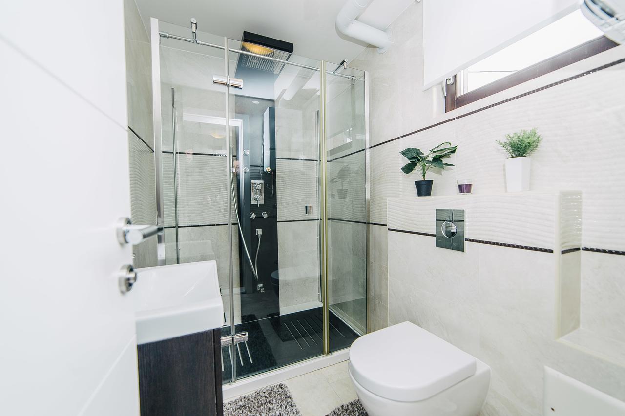 Luxury 3 Story House- Best View Сараево Экстерьер фото